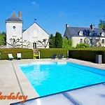 Bed and breakfast D'hôtes élégantes Proche Loire Avec Parc Et Piscine - Fr-1-622-114